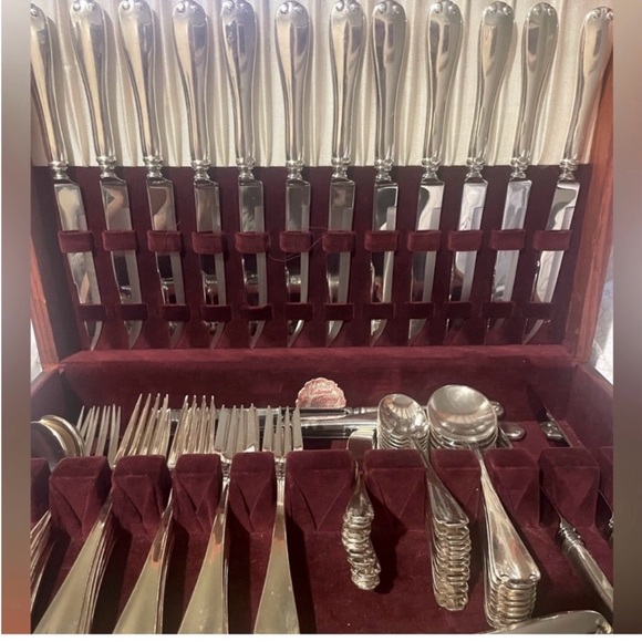 Luxurious Tiffany Co sterling flatware - Picture 5 of 16